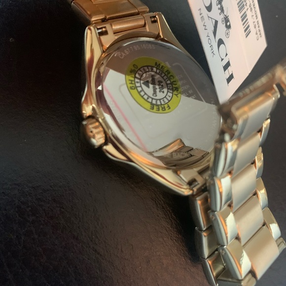 Coach women’s watch model 14503137 Japan movement new in box - Picture 5 of 8